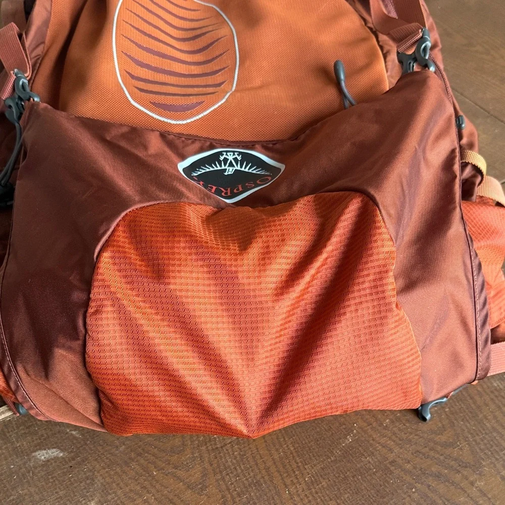 OSPREY Men's Hiking Backpack in Rust Orange - Picture 13 of 16